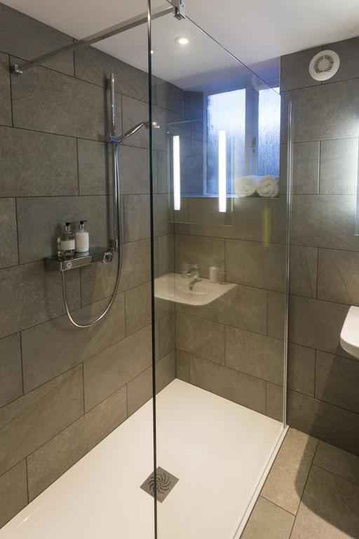 The Lodge Lancaster Bagian luar foto